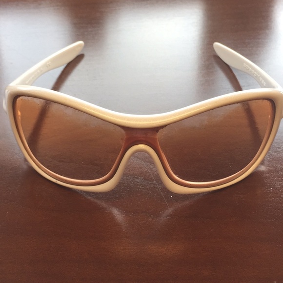 Oakley Accessories - Oakley Unisex white sunglasses.